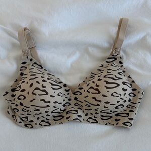 Chic Leopard Print Wireless Nursing Bra